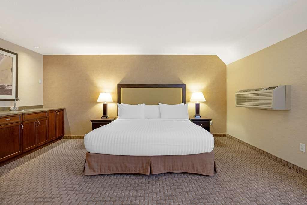 Best Western Plus Emerald Isle Hotel Сидни Стая снимка