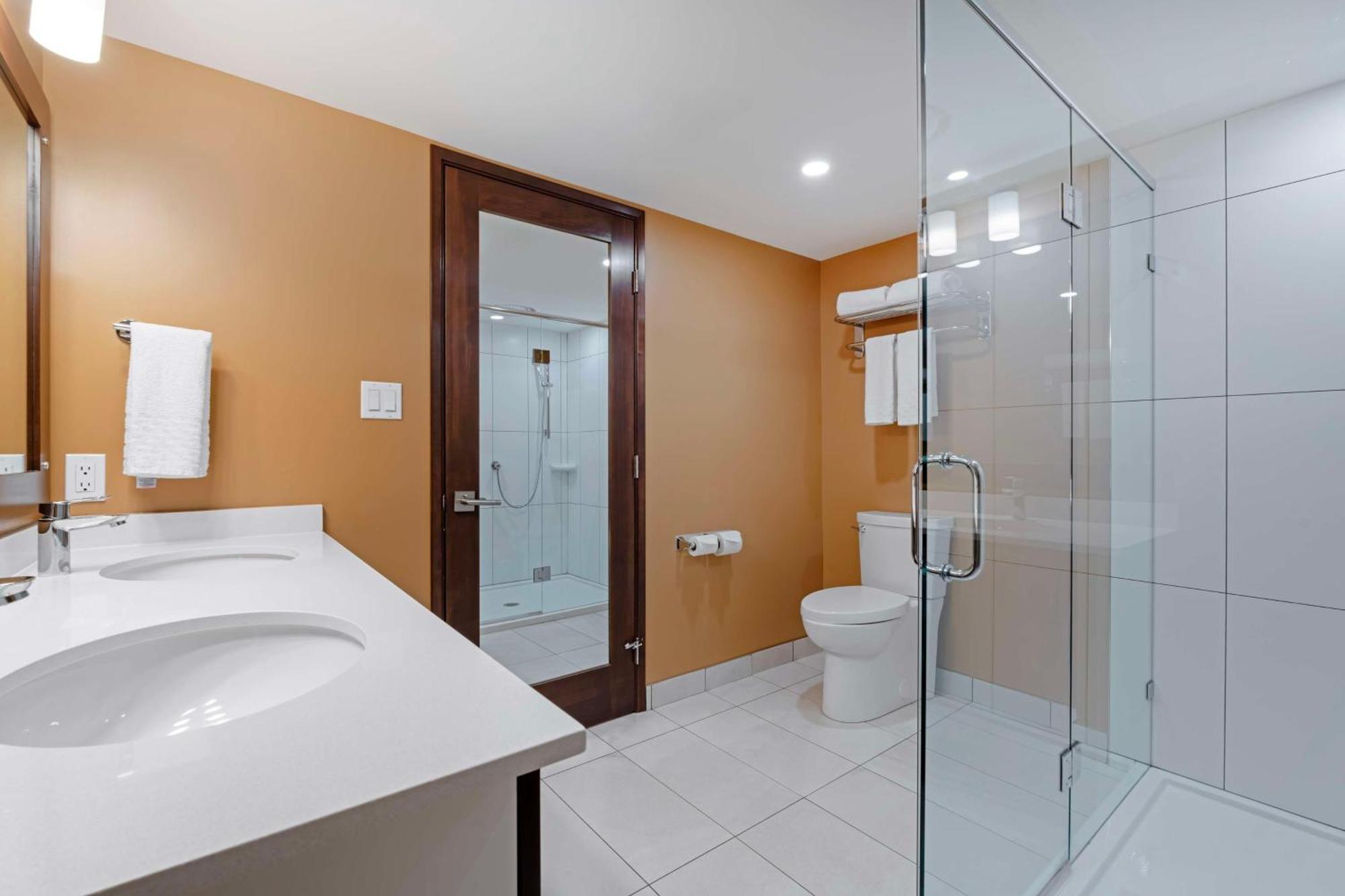 Best Western Plus Emerald Isle Hotel Сидни Екстериор снимка