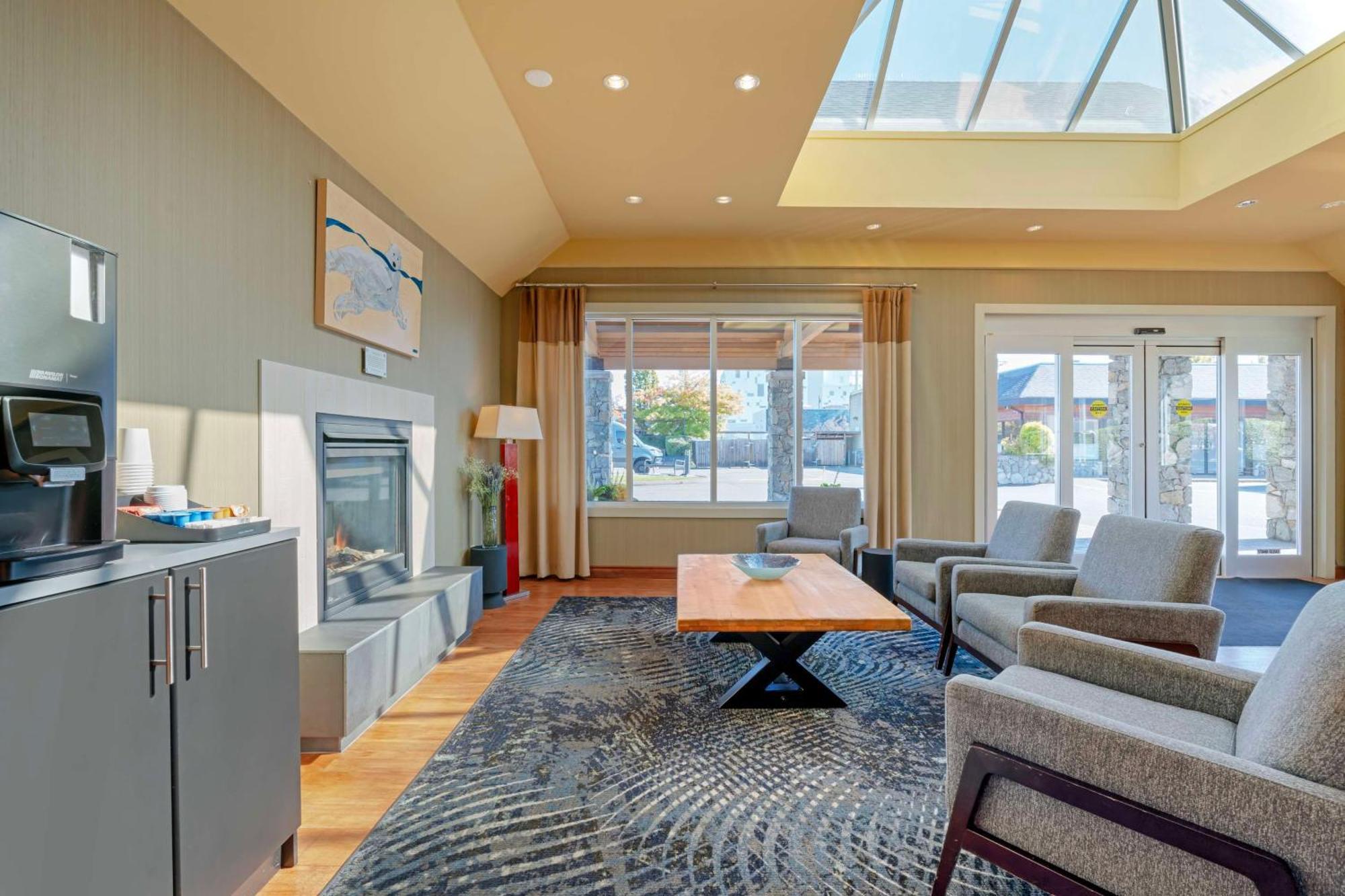 Best Western Plus Emerald Isle Hotel Сидни Екстериор снимка