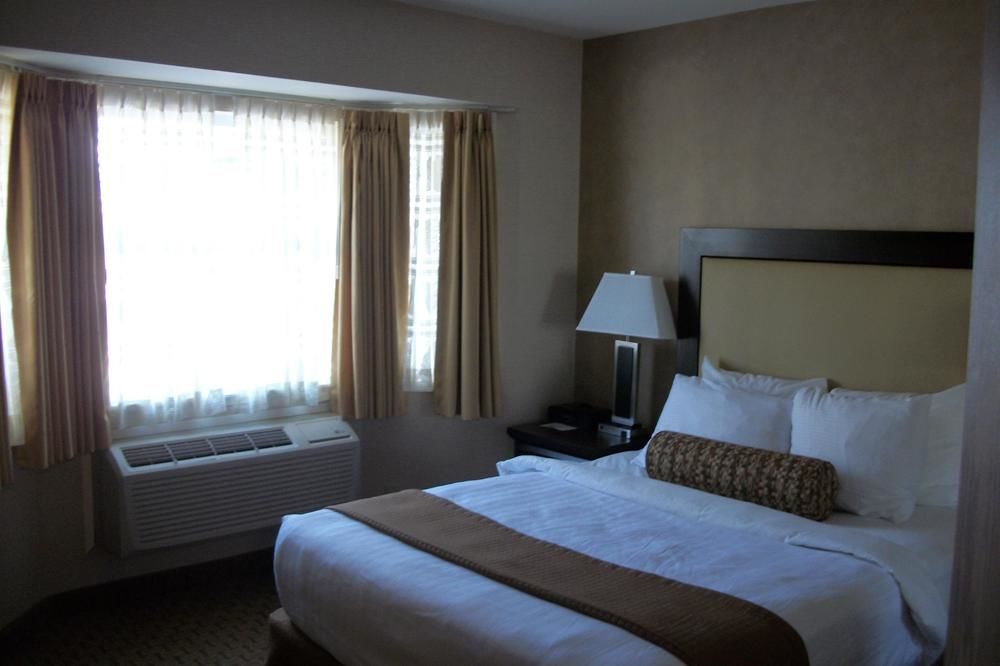 Best Western Plus Emerald Isle Hotel Сидни Екстериор снимка